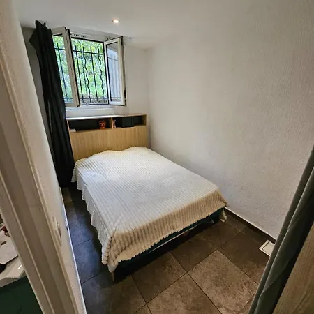 With Sleeping Area In Appartement
