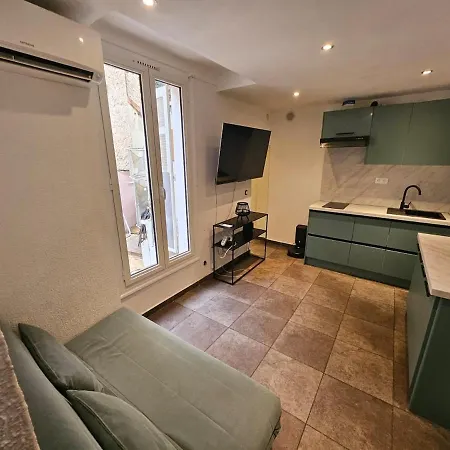 With Sleeping Area In Appartement *